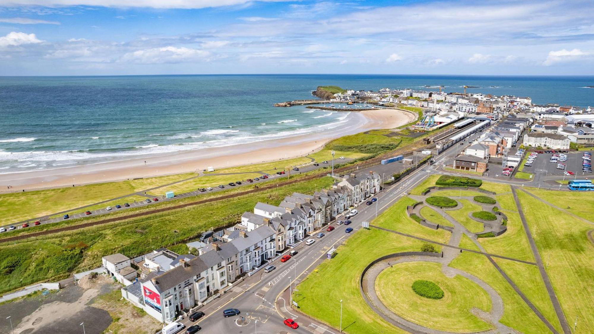 2 Dunluce Green - Portrush By The Sea Exterior photo
